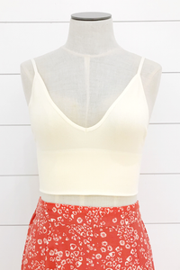 Seamless Ribbed Triangle Brami